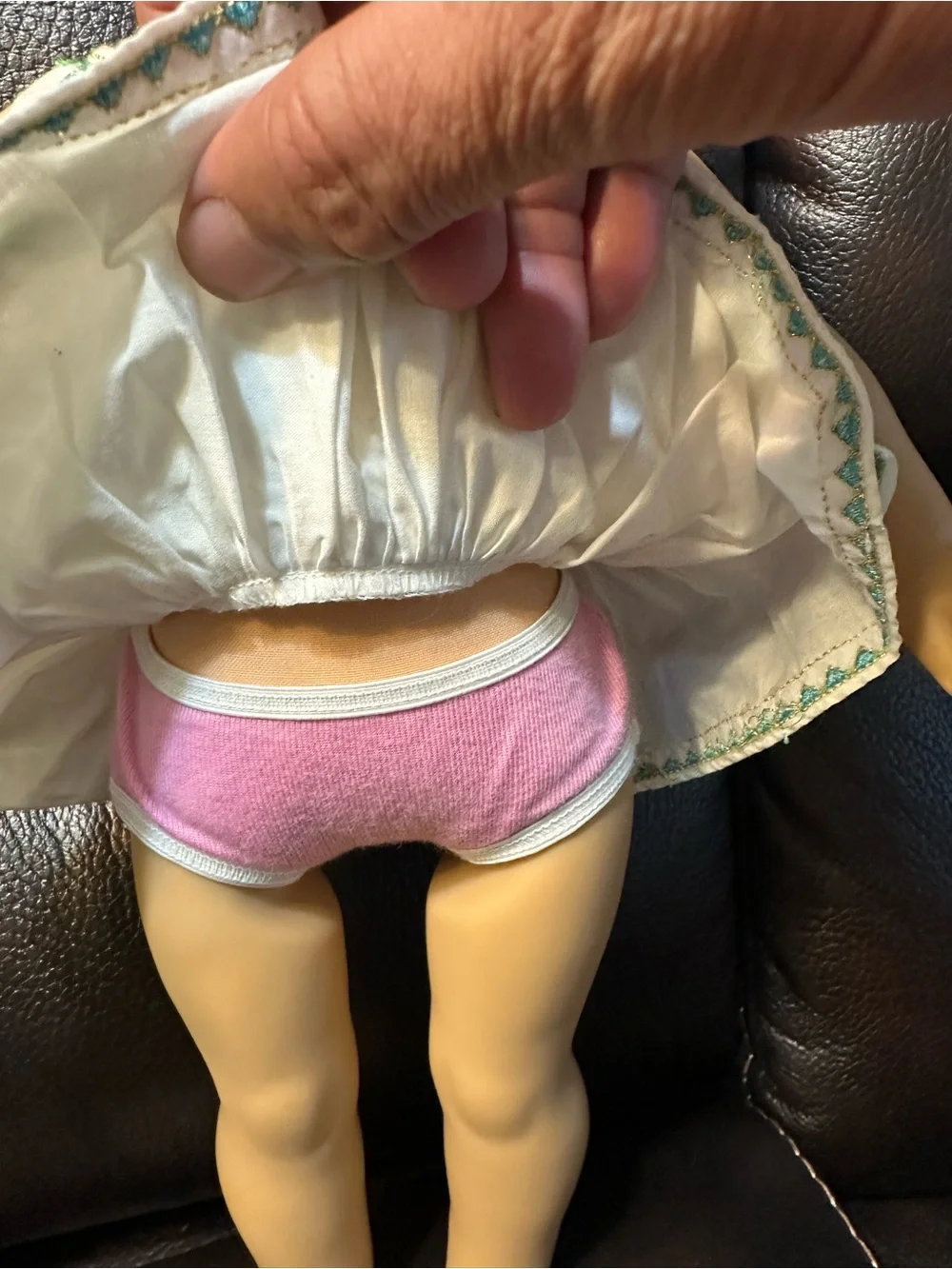 AMERICAN GIRL DOLL TRULY ME #70 (WITH OUTFIT)